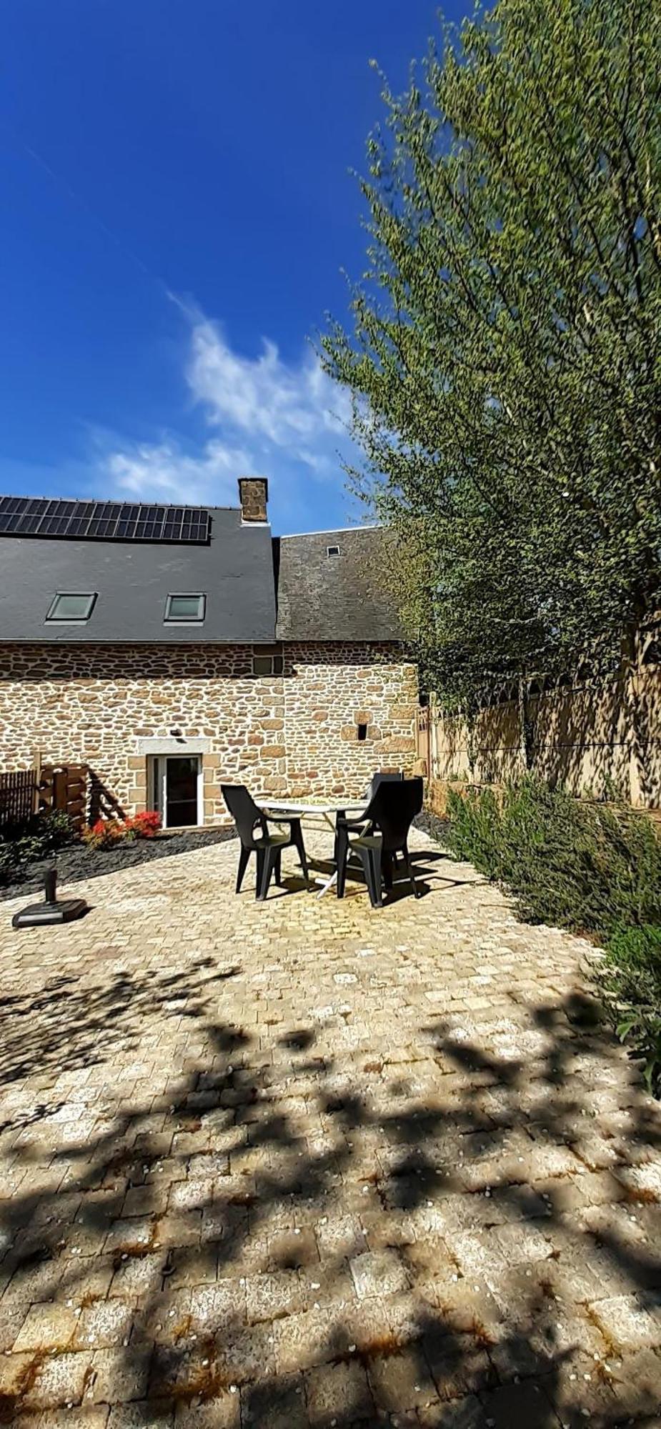 Au Lutin Pomme - Maison De Vacances Bretagne Mellé Екстериор снимка