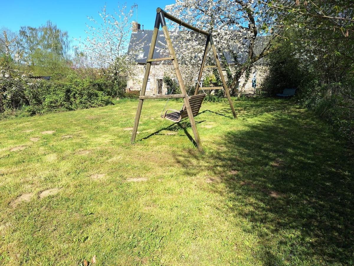 Au Lutin Pomme - Maison De Vacances Bretagne Mellé Екстериор снимка